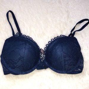 Stunning navy bra - 32C